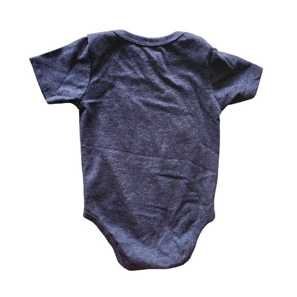 Batman Heroes Never Sleep Bodysuit Boys 6/9M Charcoal Gray Graphic Logo DC Comic - Picture 5 of 6